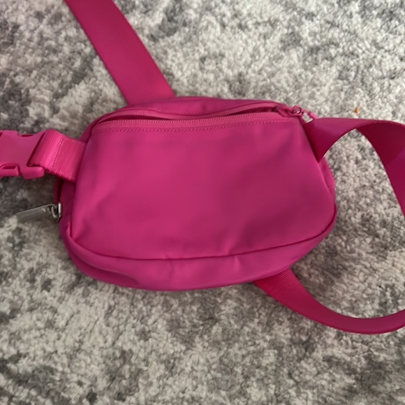 Pink Lululemon belt bag - Picture 3 of 3